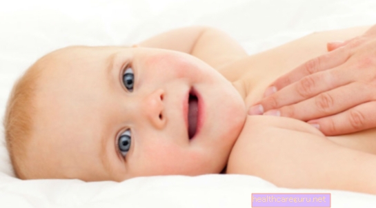 Shantala massasje: hva det er, hvordan du gjør det og fordeler for babyen