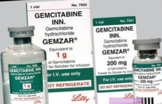 Gemzar एक एंटीनोप्लास्टिक दवा है जिसमें सक्रिय पदार्थ Gemcitabine होता है। इस इंजेक्टेबल दवा को कैंसर के उपचार के लिए संकेत दिया जाता है, क्योंकि इसकी कार्रवाई से कैंसर कोशिकाओं के दूसरों में फैलने की संभावना कम हो जाती है