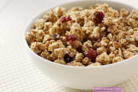 8 lợi ích sức khỏe chính của granola và cách chế biến