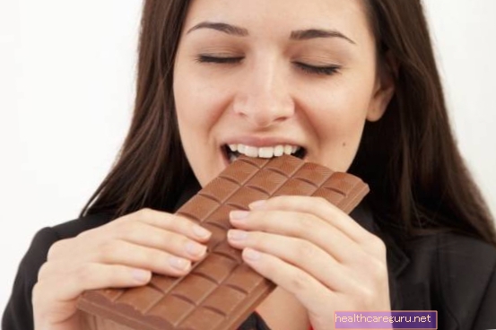 Syömällä yksi suklaa siru päivässä auttaa laihtua