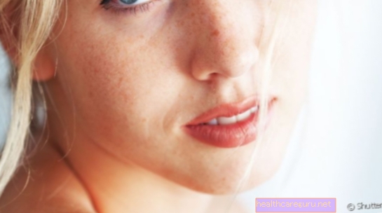 Kas yra baltas audinys ant odos, priemonės ir kaip gydyti