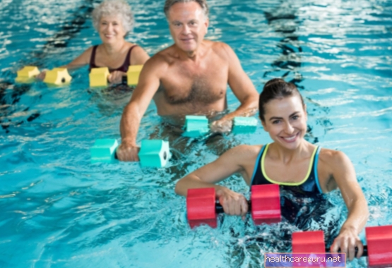 10 zdravotních výhod vodního aerobiku