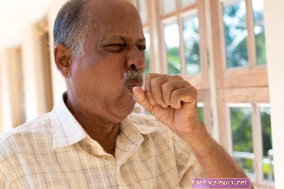 9 simptom utama radang paru-paru
